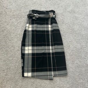 Brand New H&M Skirt in a size 2!